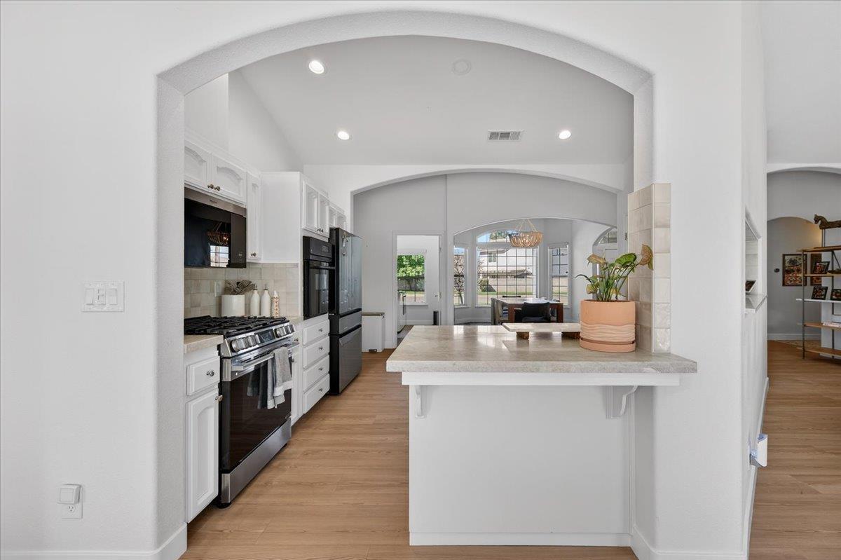 1555 Taylor Ln, Madera, CA 93637