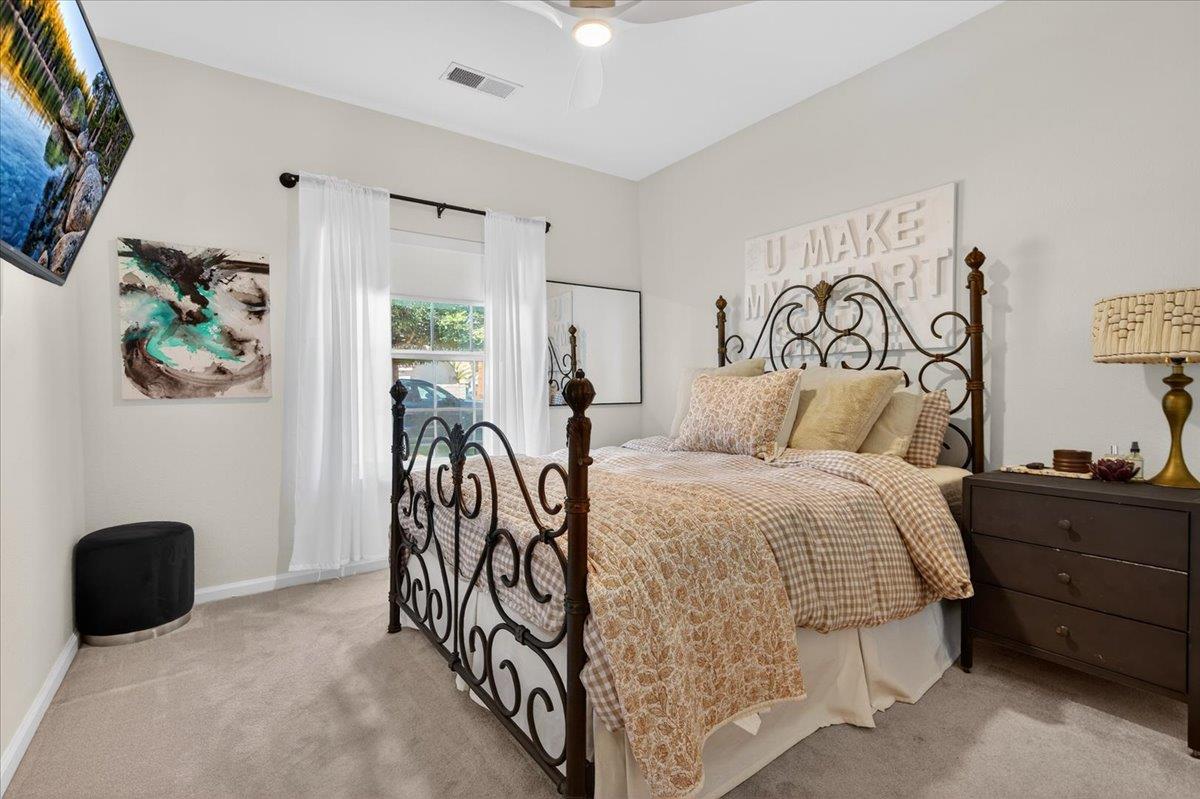 1555 Taylor Ln, Madera, CA 93637