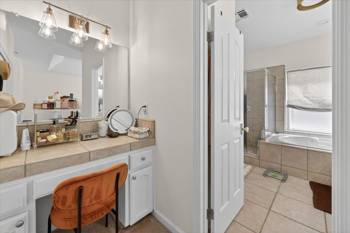 1555 Taylor Ln, Madera, CA 93637