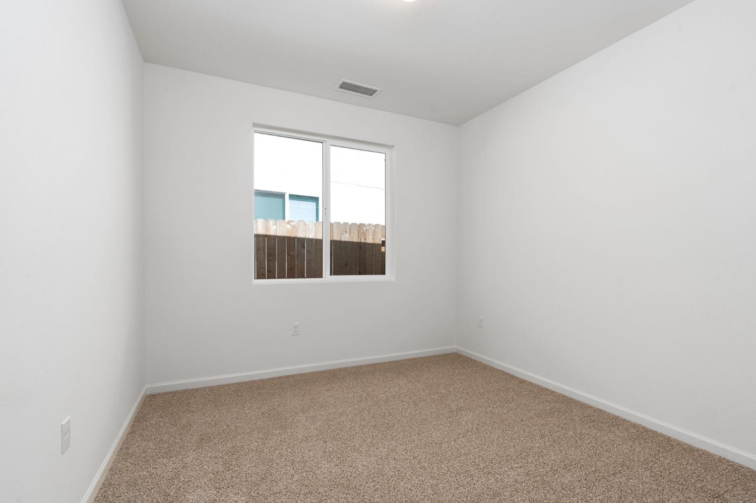 1237 Cathedral Ct S, Madera, CA 93636