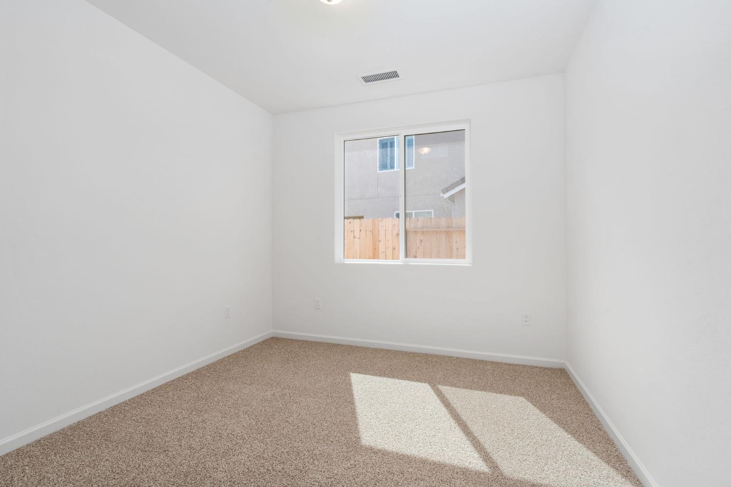 1237 Cathedral Ct S, Madera, CA 93636