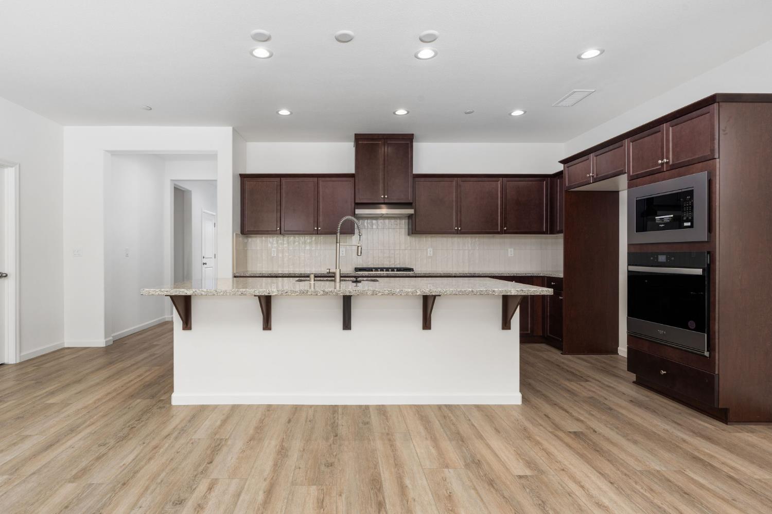 1237 Cathedral Ct S, Madera, CA 93636