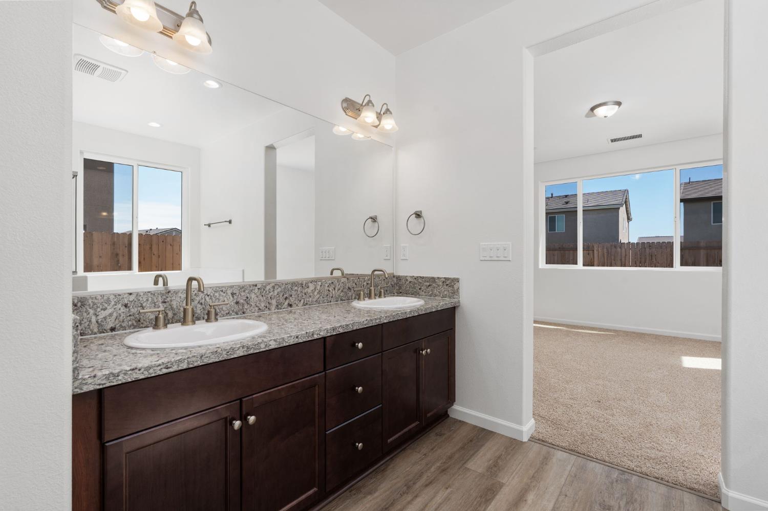 1237 Cathedral Ct S, Madera, CA 93636