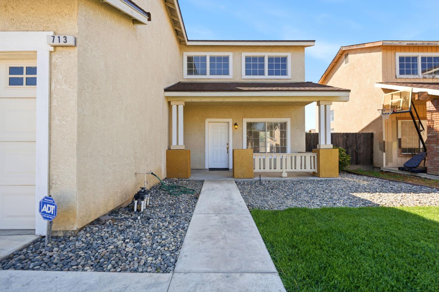 713 Cabernet St, Los Banos, CA 93635