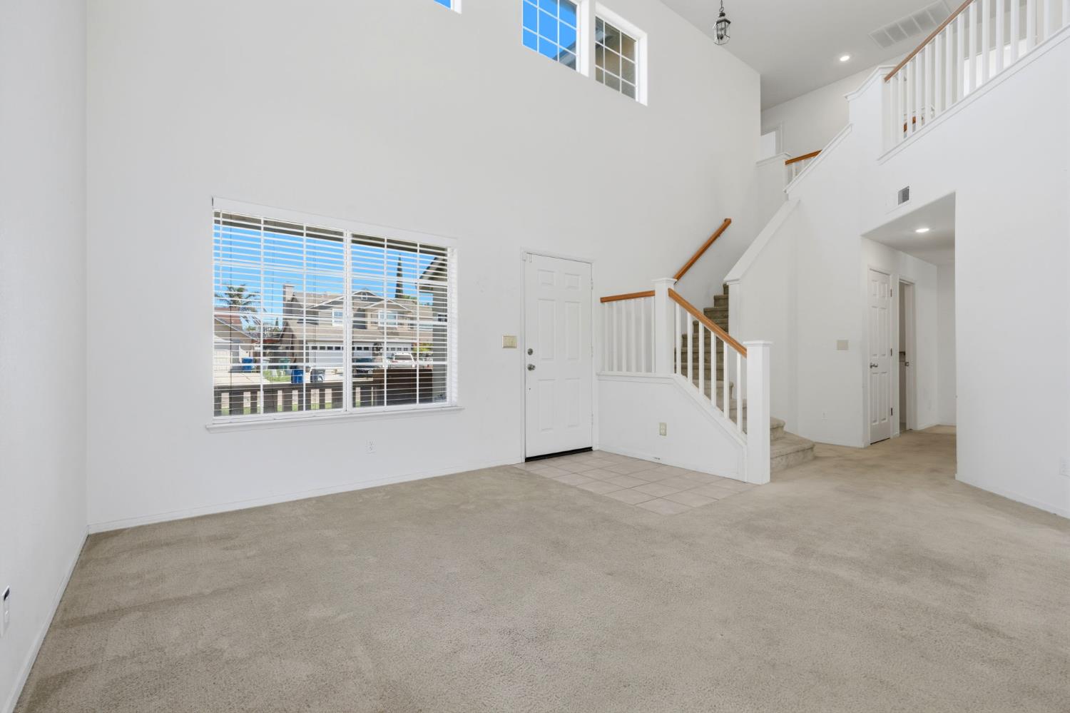 713 Cabernet St, Los Banos, CA 93635