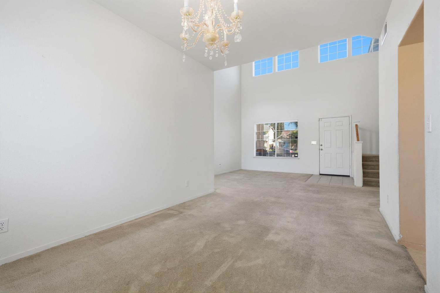 713 Cabernet St, Los Banos, CA 93635