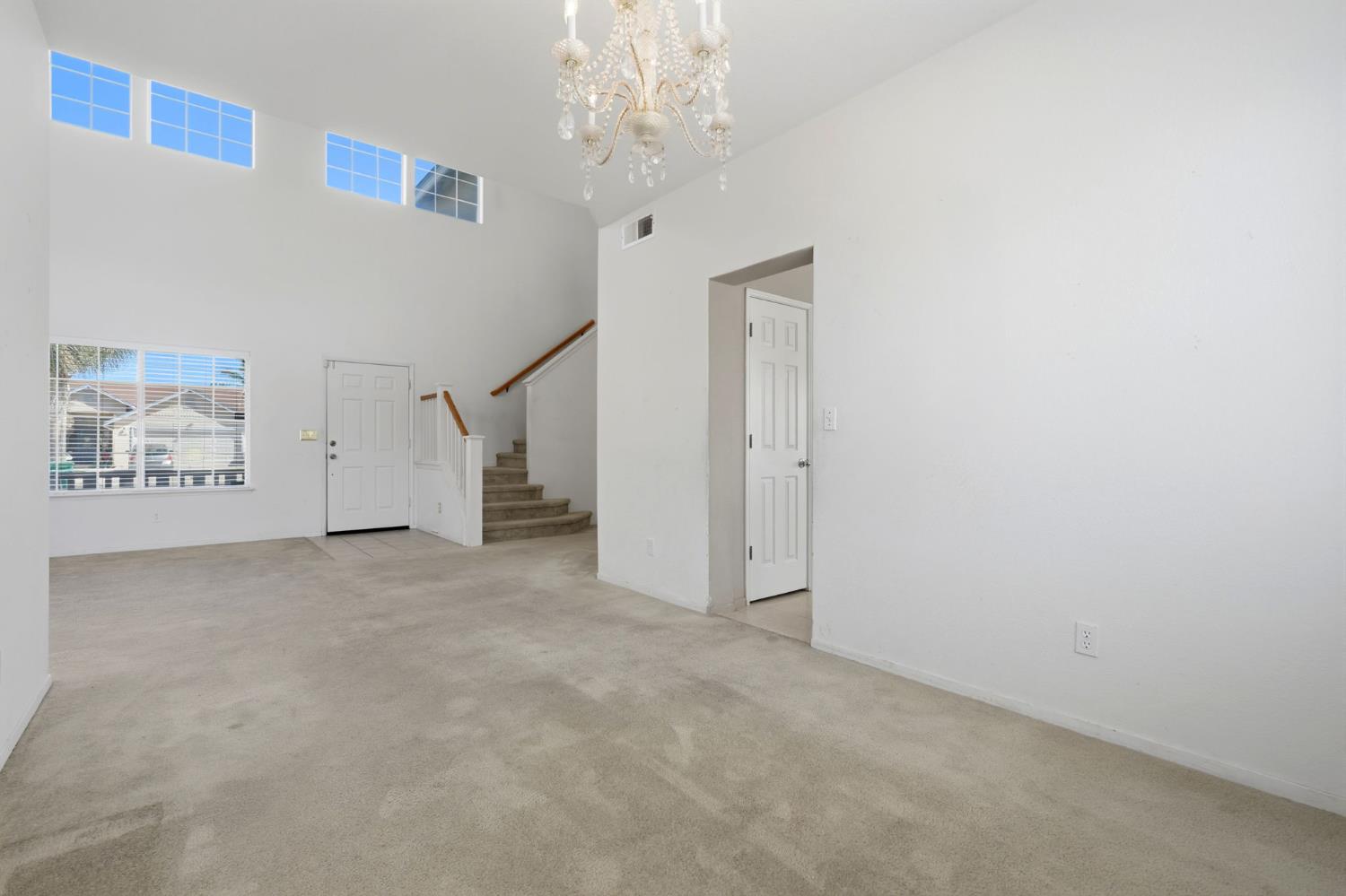 713 Cabernet St, Los Banos, CA 93635