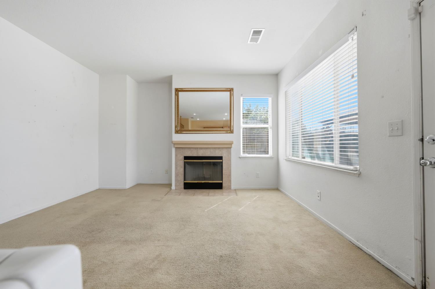 713 Cabernet St, Los Banos, CA 93635