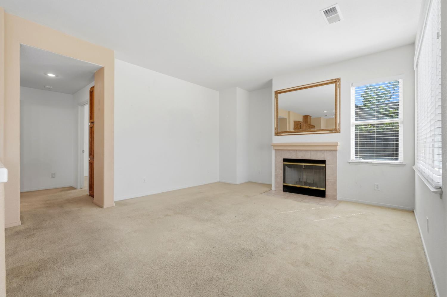 713 Cabernet St, Los Banos, CA 93635