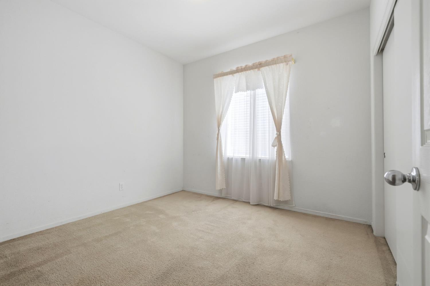 713 Cabernet St, Los Banos, CA 93635