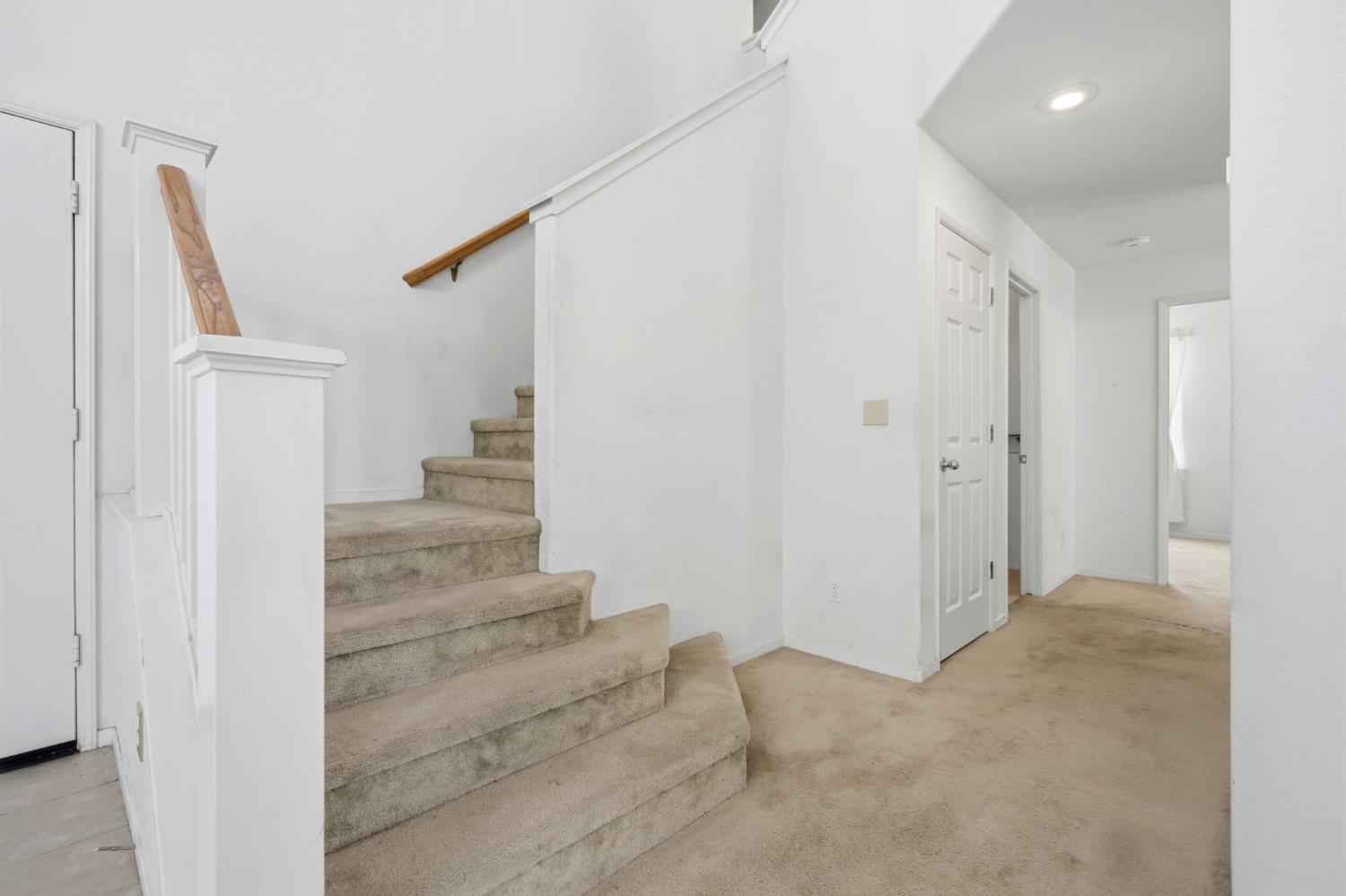 713 Cabernet St, Los Banos, CA 93635