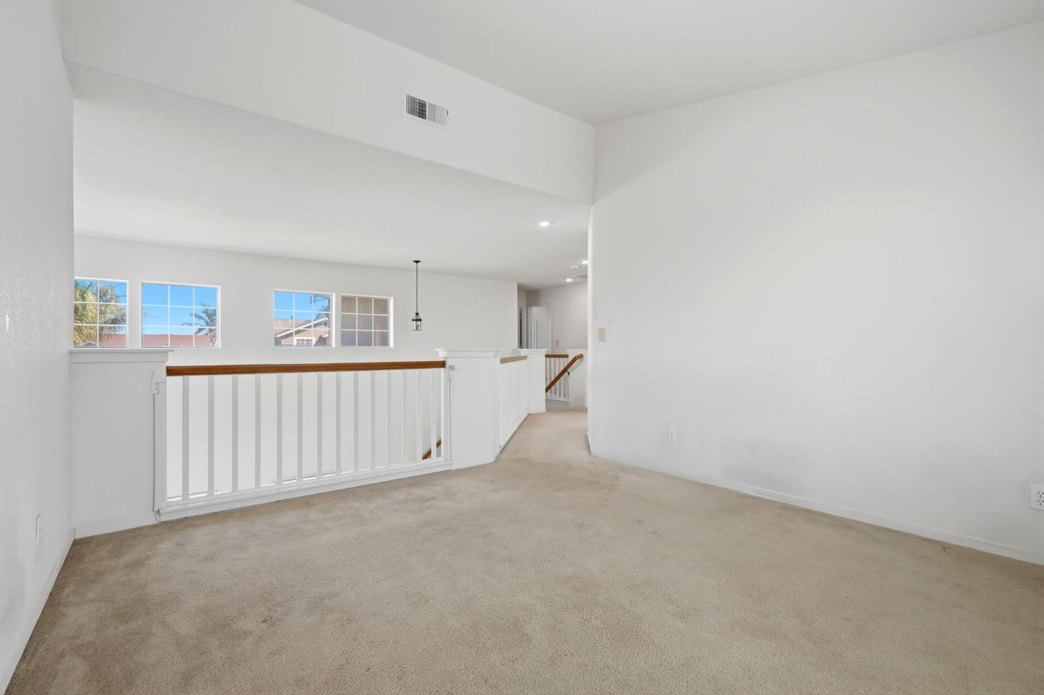 713 Cabernet St, Los Banos, CA 93635