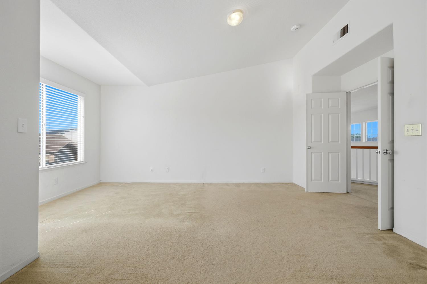 713 Cabernet St, Los Banos, CA 93635