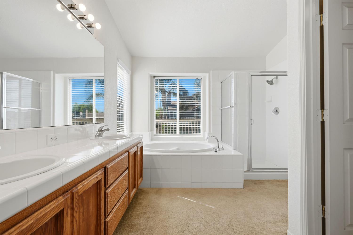 713 Cabernet St, Los Banos, CA 93635