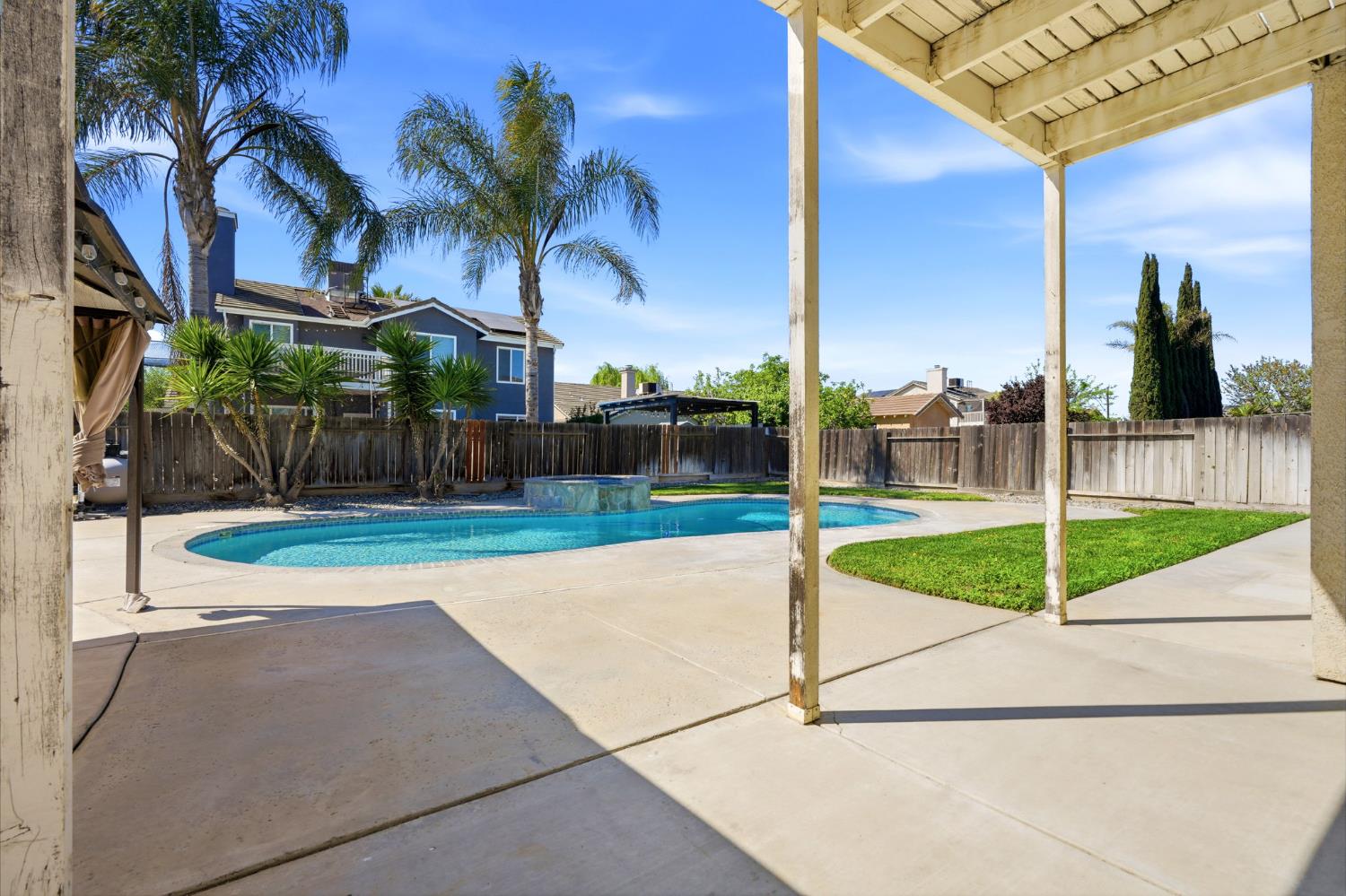 713 Cabernet St, Los Banos, CA 93635