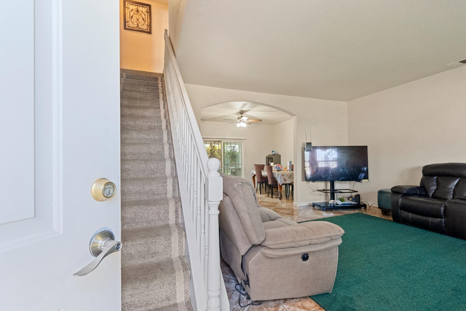 2065 S Wolters Ave, Fresno, CA 93702