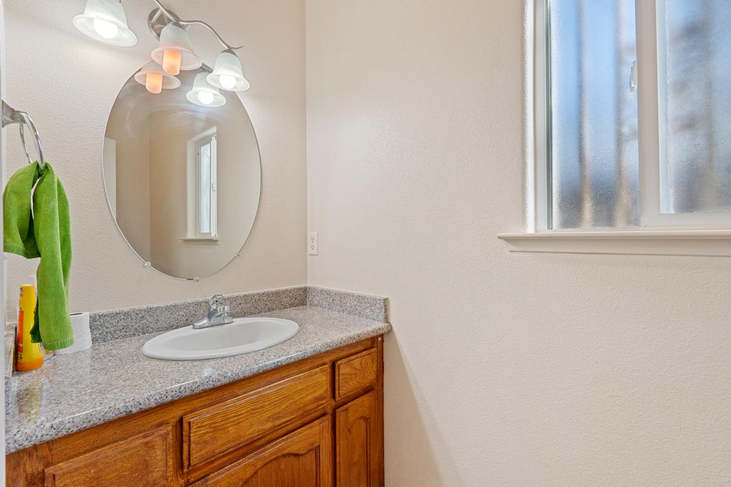 2065 S Wolters Ave, Fresno, CA 93702