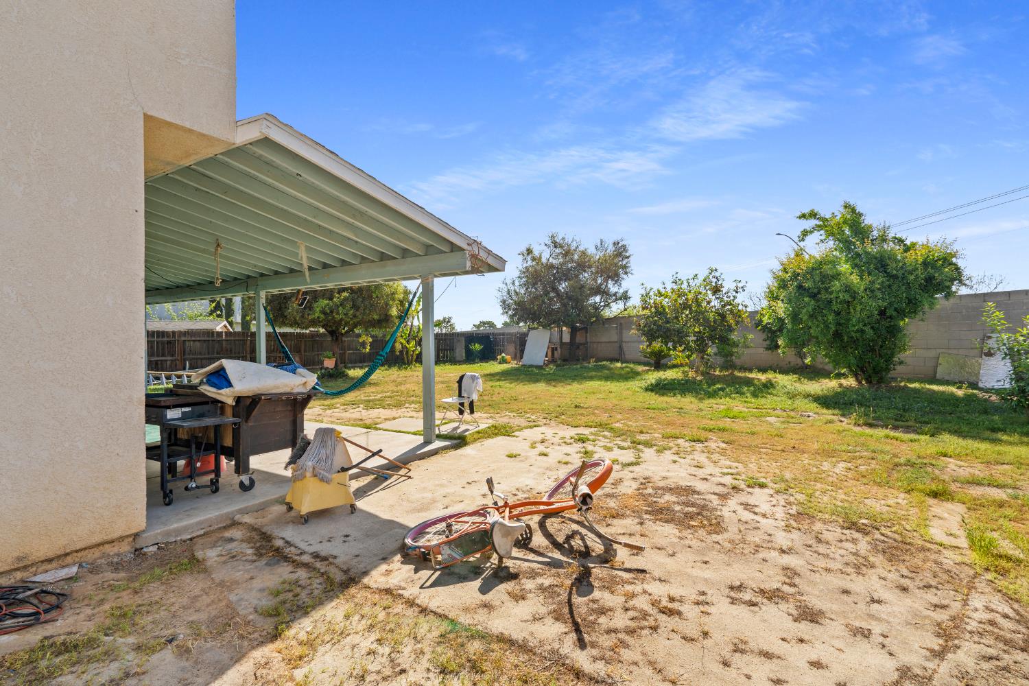 2065 S Wolters Ave, Fresno, CA 93702