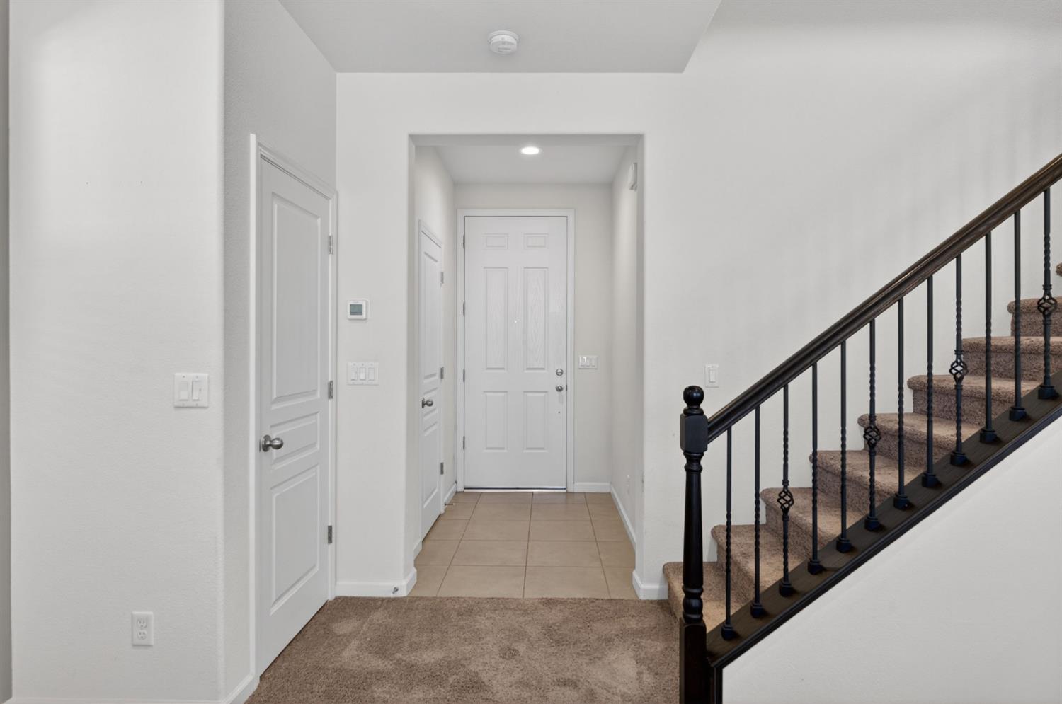 6148 E Bishop Ln, Fresno, CA 93727