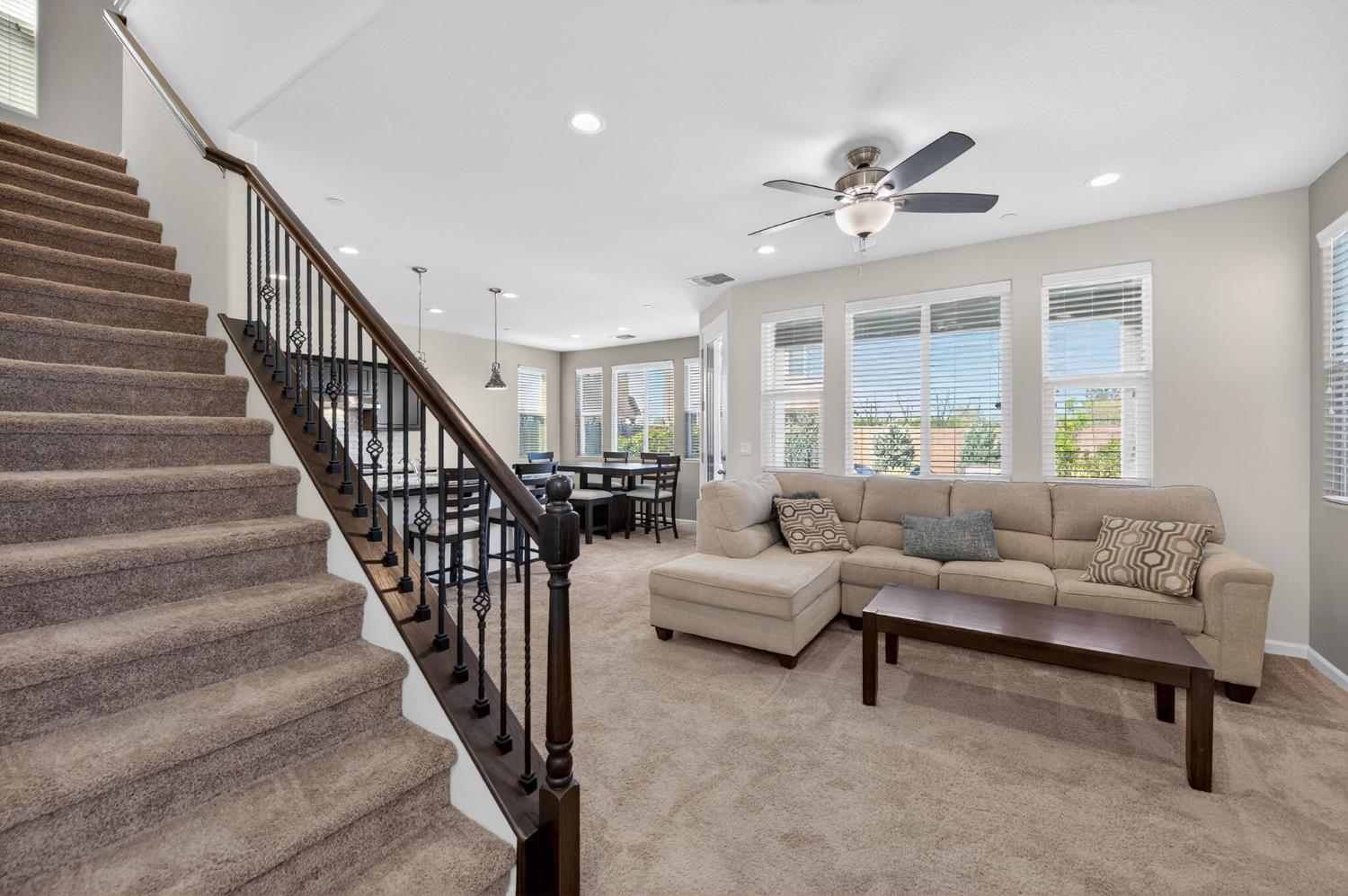 6148 E Bishop Ln, Fresno, CA 93727