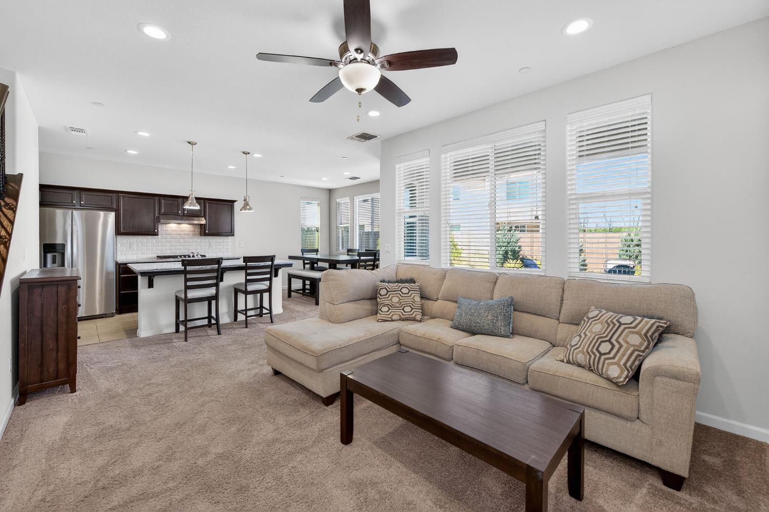 6148 E Bishop Ln, Fresno, CA 93727