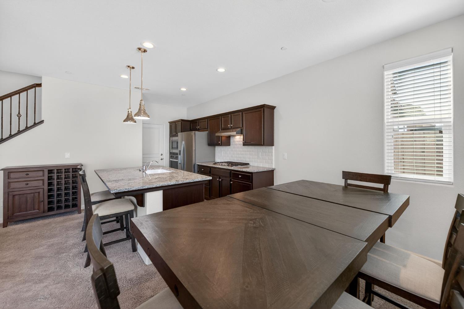 6148 E Bishop Ln, Fresno, CA 93727