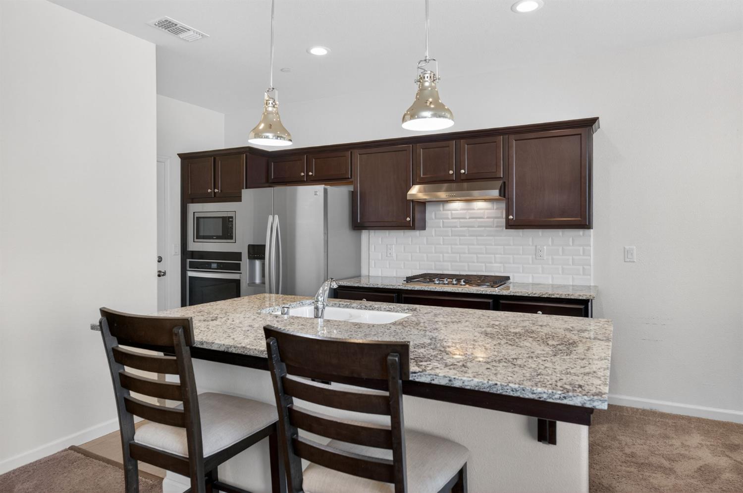 6148 E Bishop Ln, Fresno, CA 93727