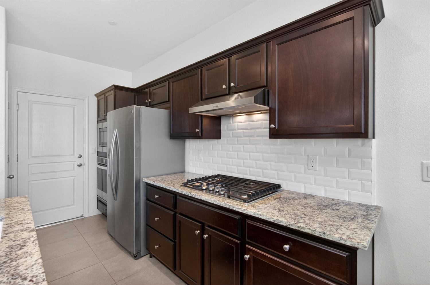 6148 E Bishop Ln, Fresno, CA 93727