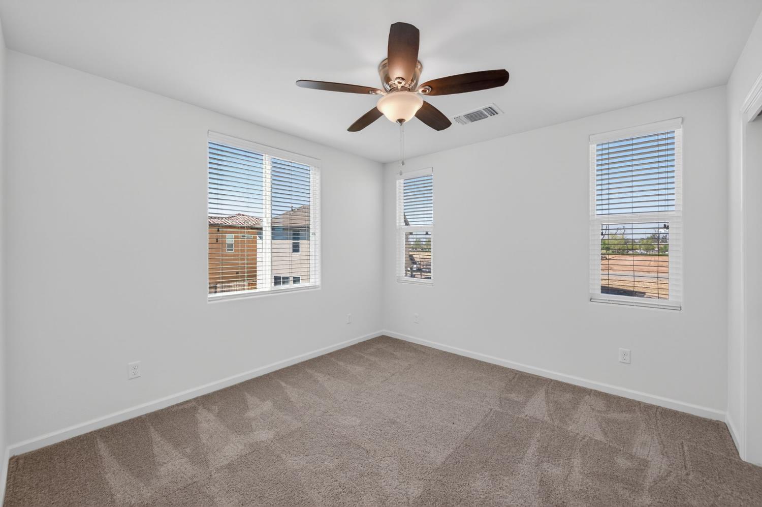 6148 E Bishop Ln, Fresno, CA 93727