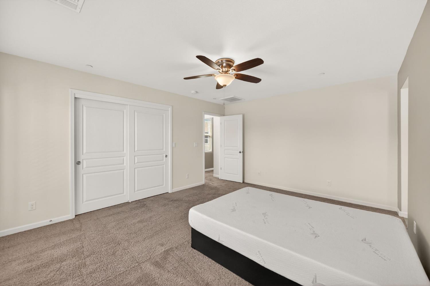 6148 E Bishop Ln, Fresno, CA 93727