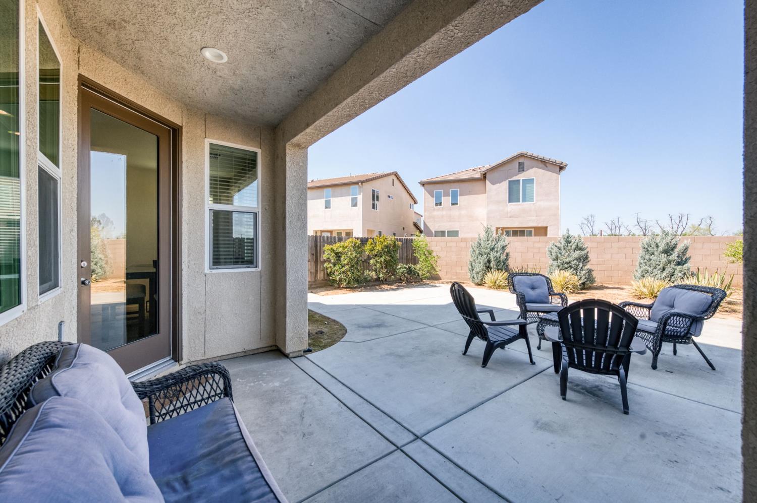 6148 E Bishop Ln, Fresno, CA 93727