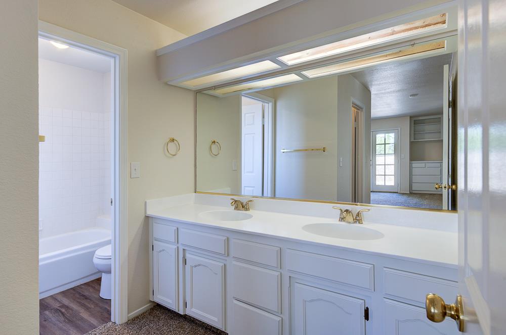 5415 W Stuart, Fresno, CA 93722