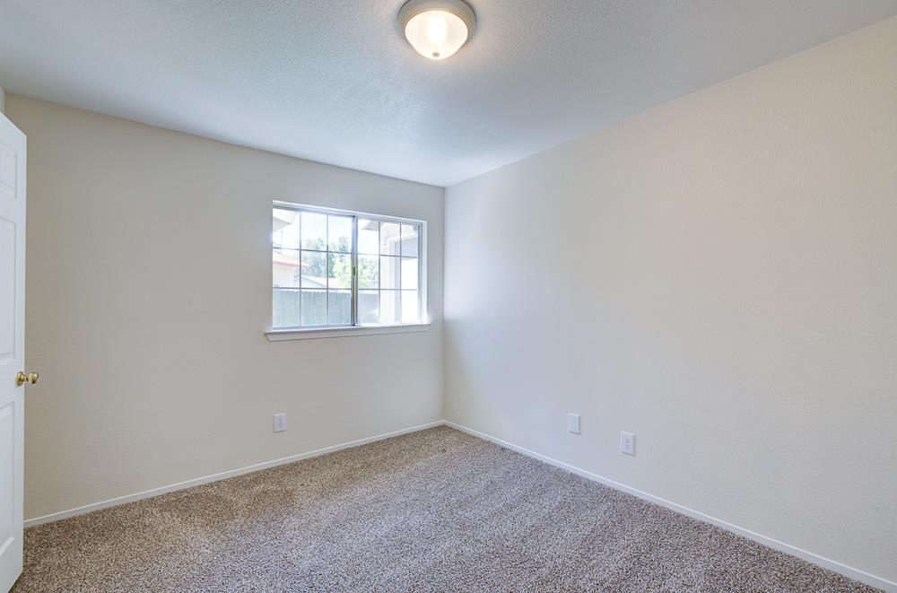 5415 W Stuart, Fresno, CA 93722