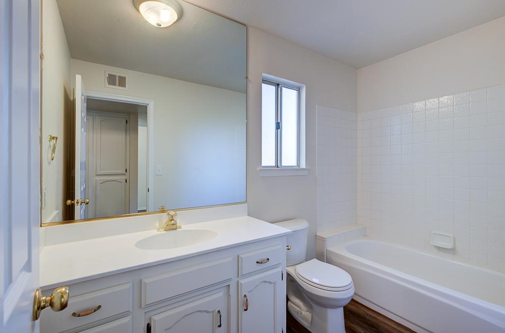 5415 W Stuart, Fresno, CA 93722