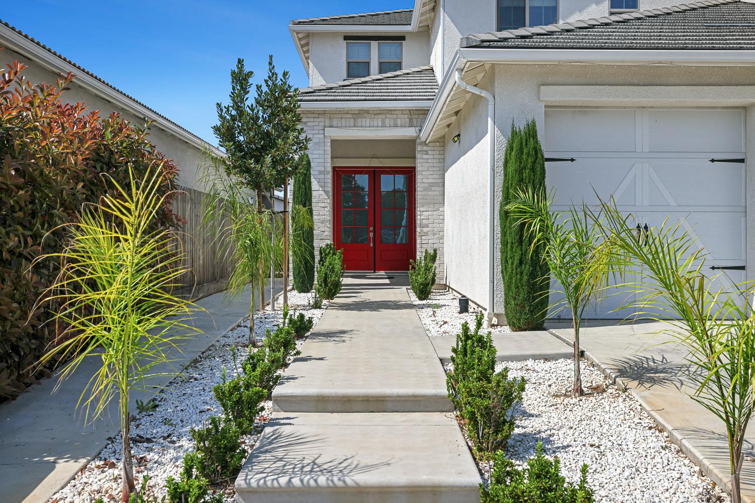 2833 N Armstrong Ave, Fresno, CA 93727