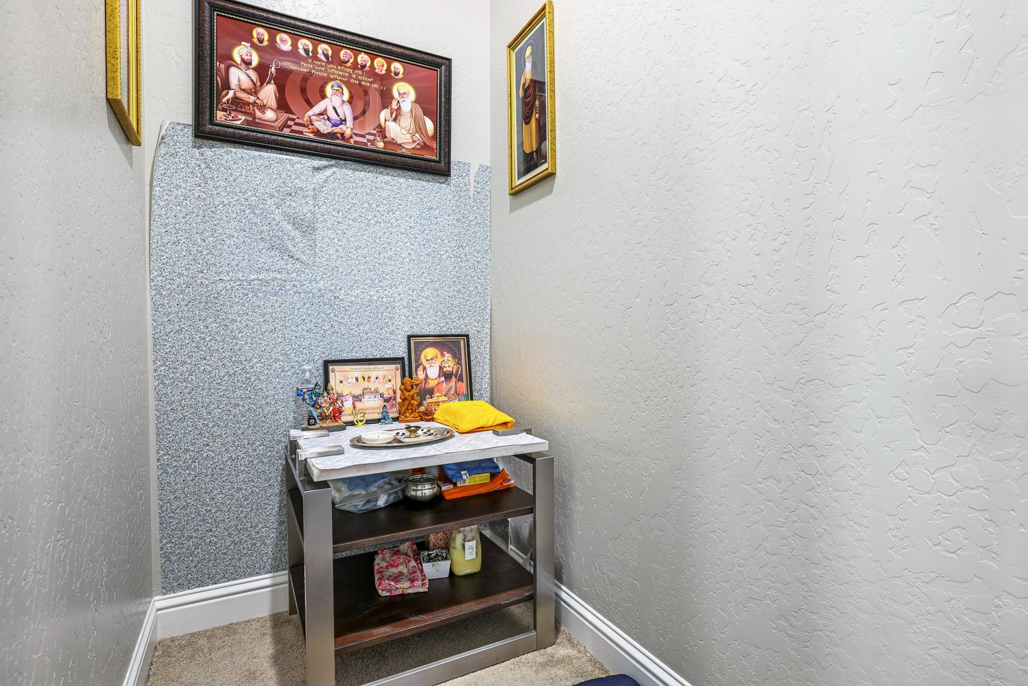 2833 N Armstrong Ave, Fresno, CA 93727