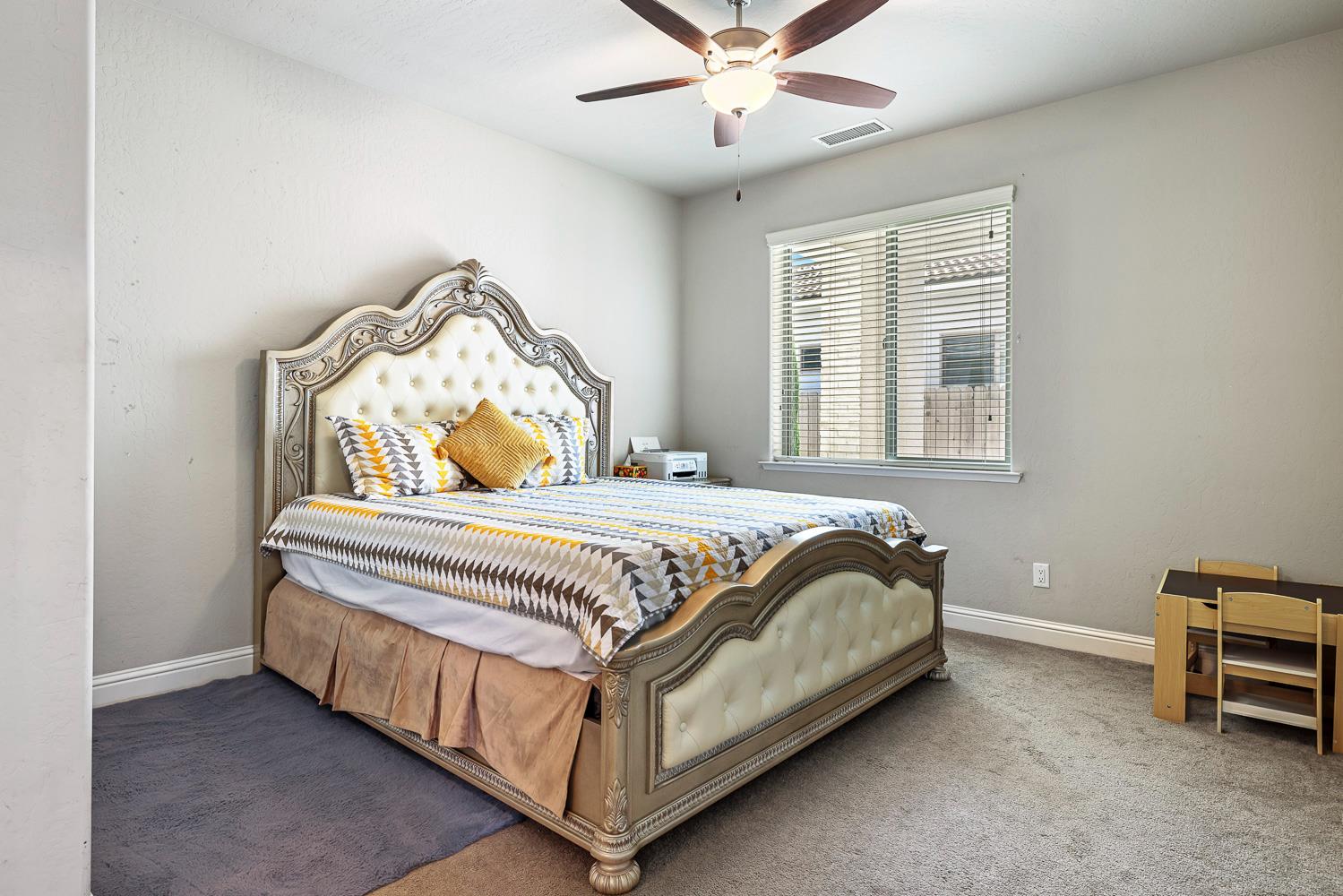 2833 N Armstrong Ave, Fresno, CA 93727