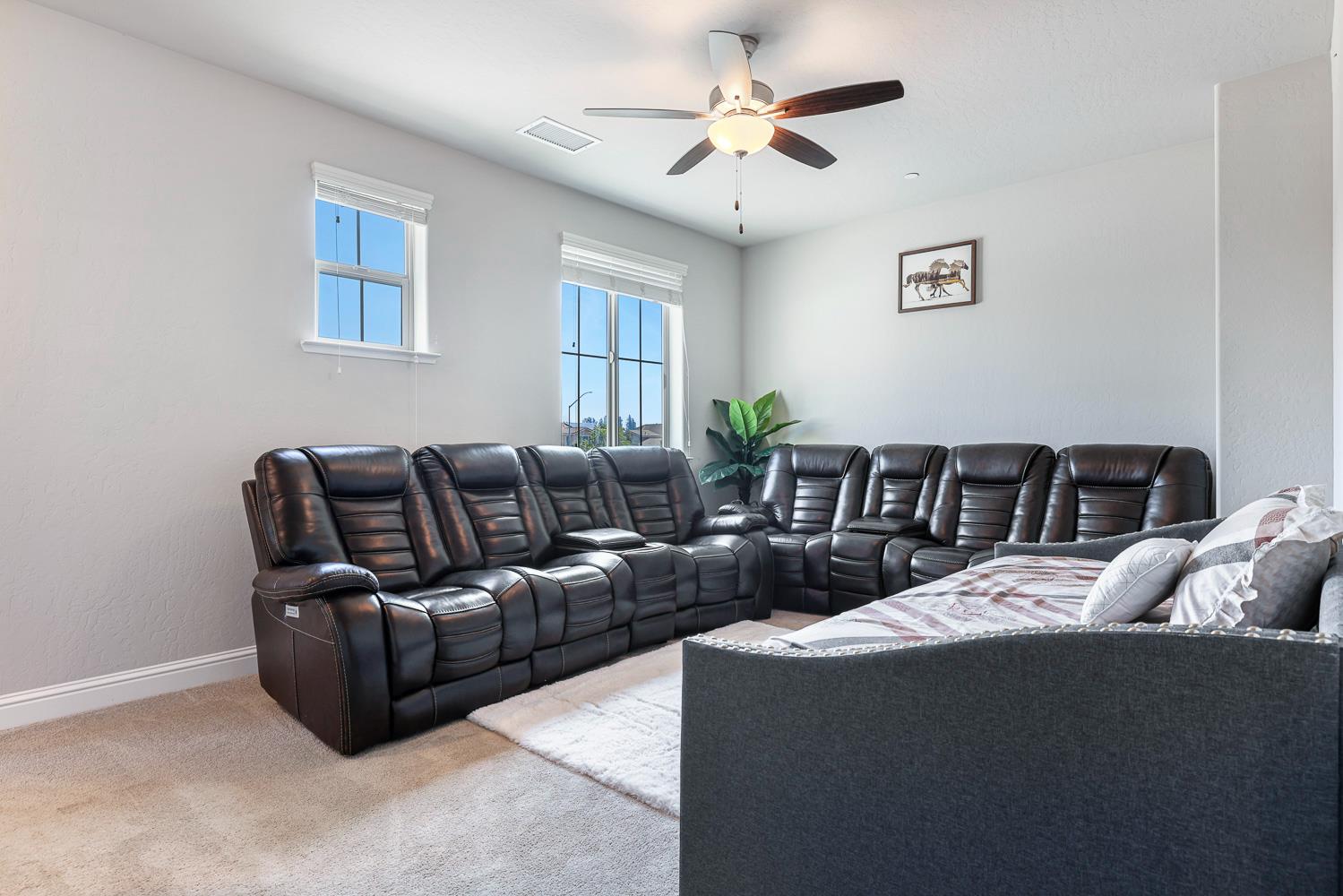 2833 N Armstrong Ave, Fresno, CA 93727