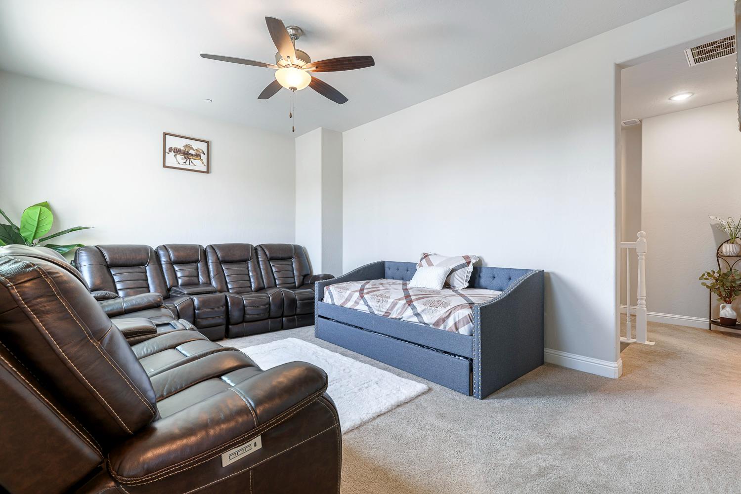 2833 N Armstrong Ave, Fresno, CA 93727