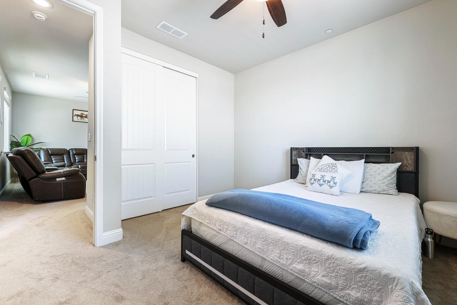 2833 N Armstrong Ave, Fresno, CA 93727