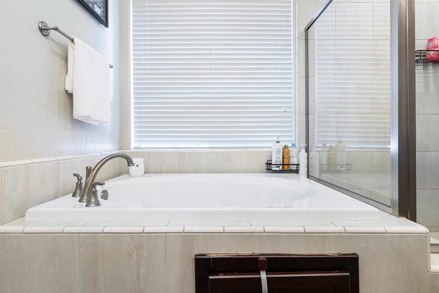 2833 N Armstrong Ave, Fresno, CA 93727