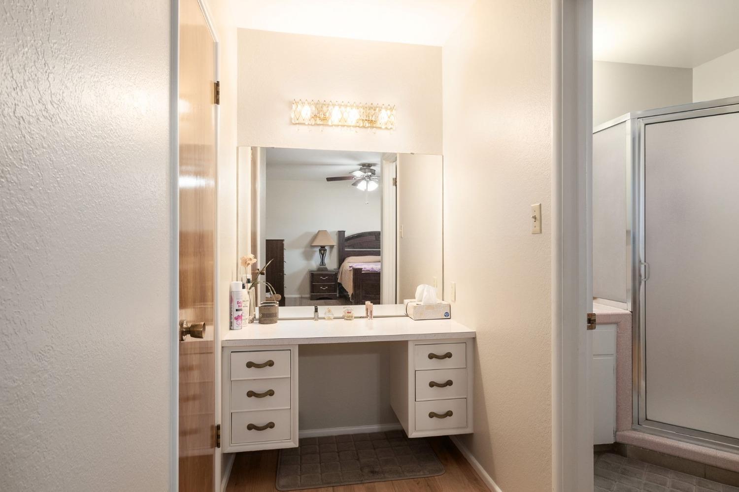 696 W Celeste Ave, Fresno, CA 93704