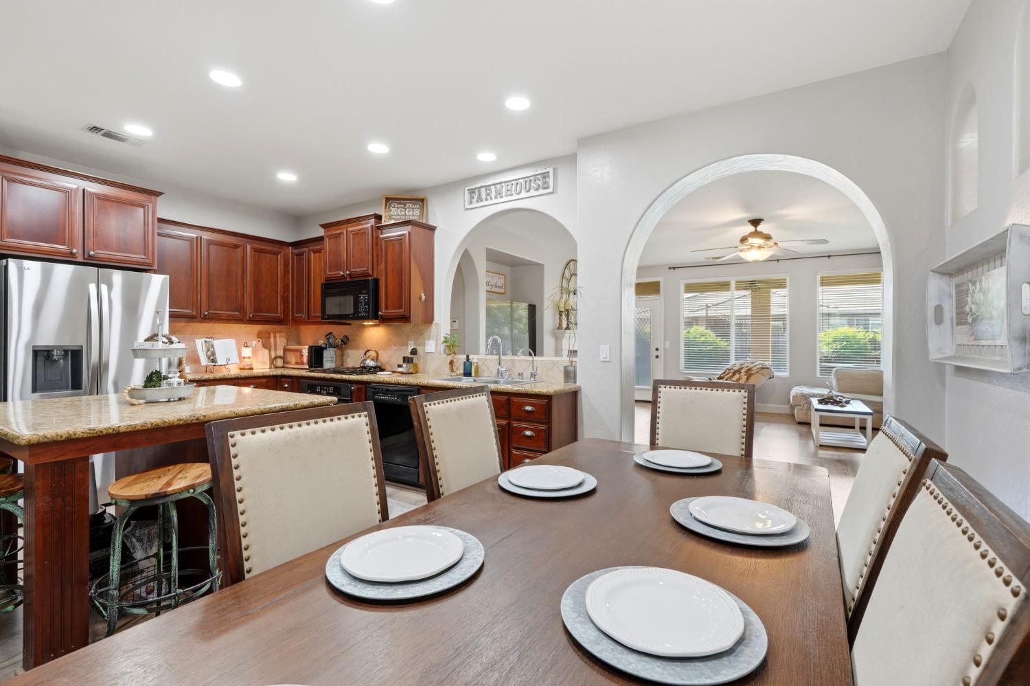 3029 W Vine Avenue, Visalia, CA 93291