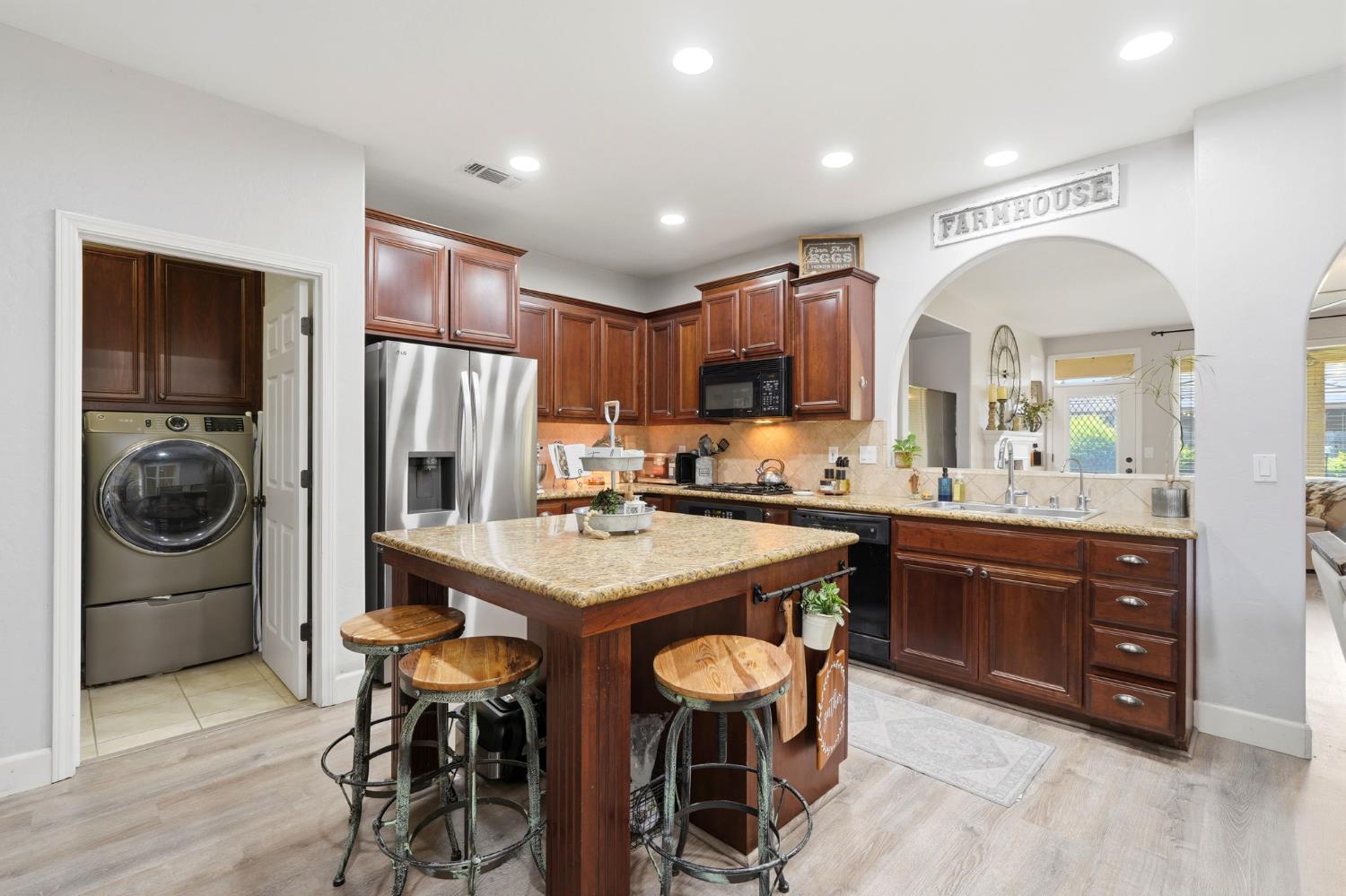 3029 W Vine Avenue, Visalia, CA 93291