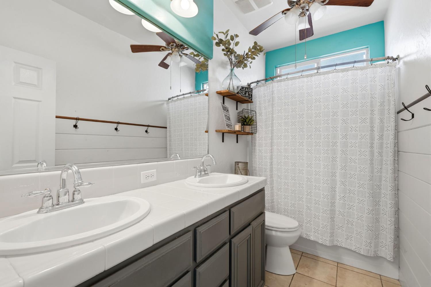 3029 W Vine Avenue, Visalia, CA 93291