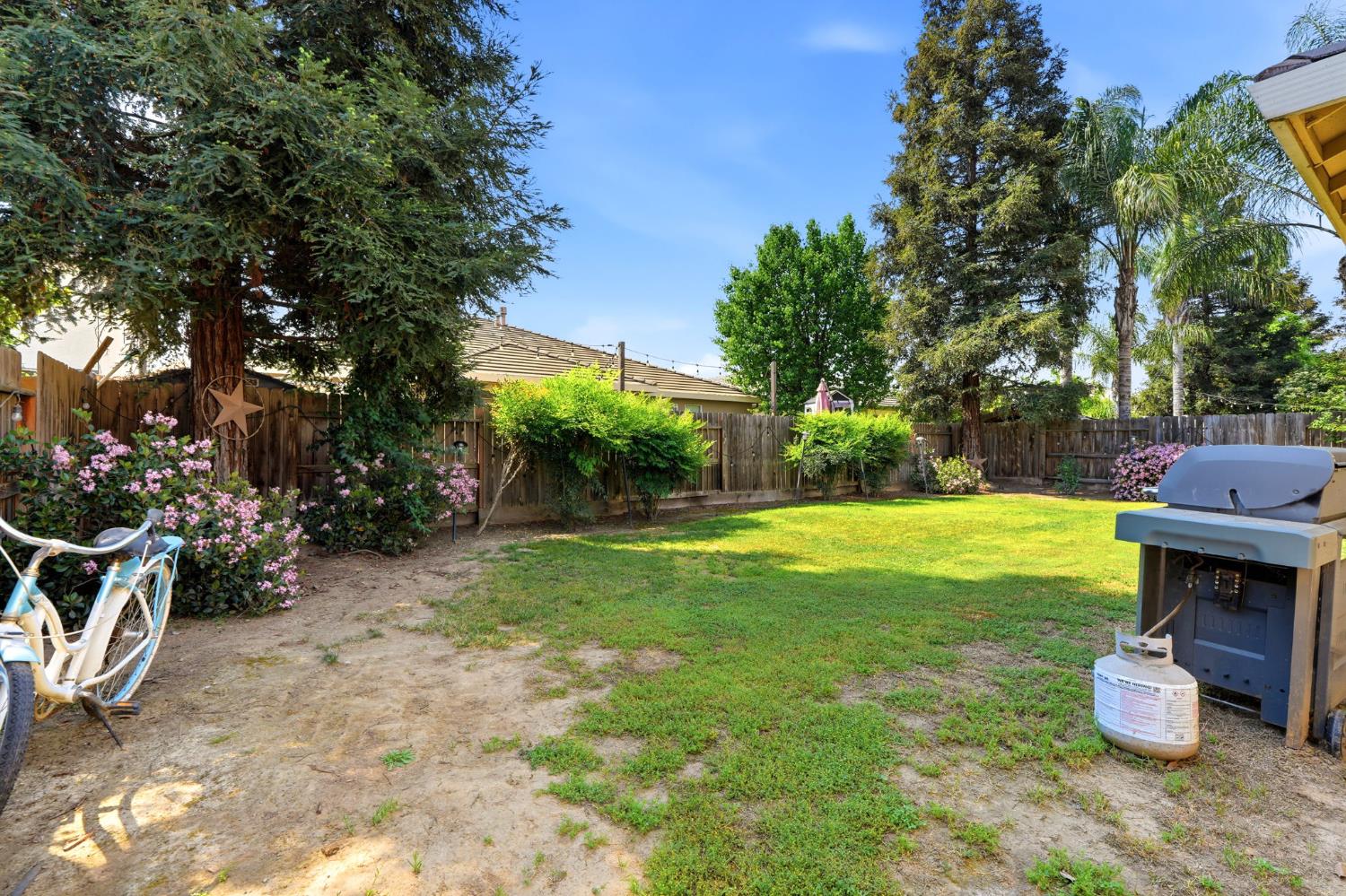 3029 W Vine Avenue, Visalia, CA 93291