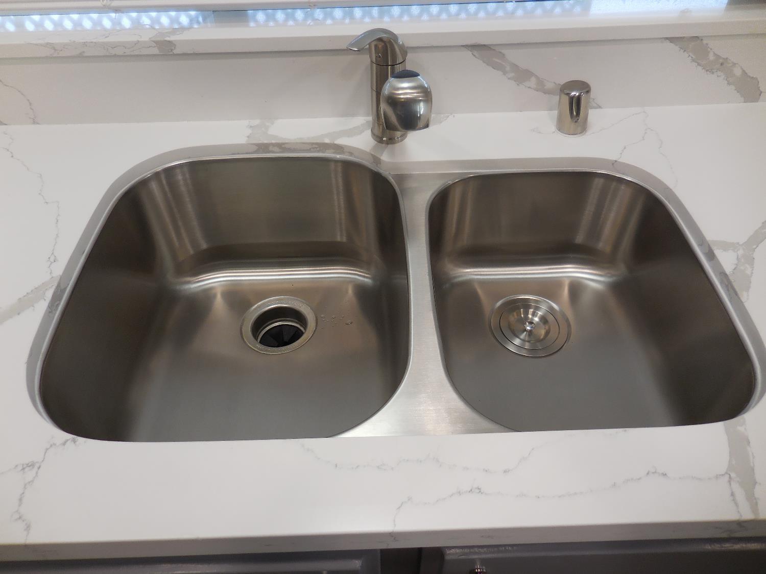 221 W Herndon Ave #181, Fresno, CA 93650