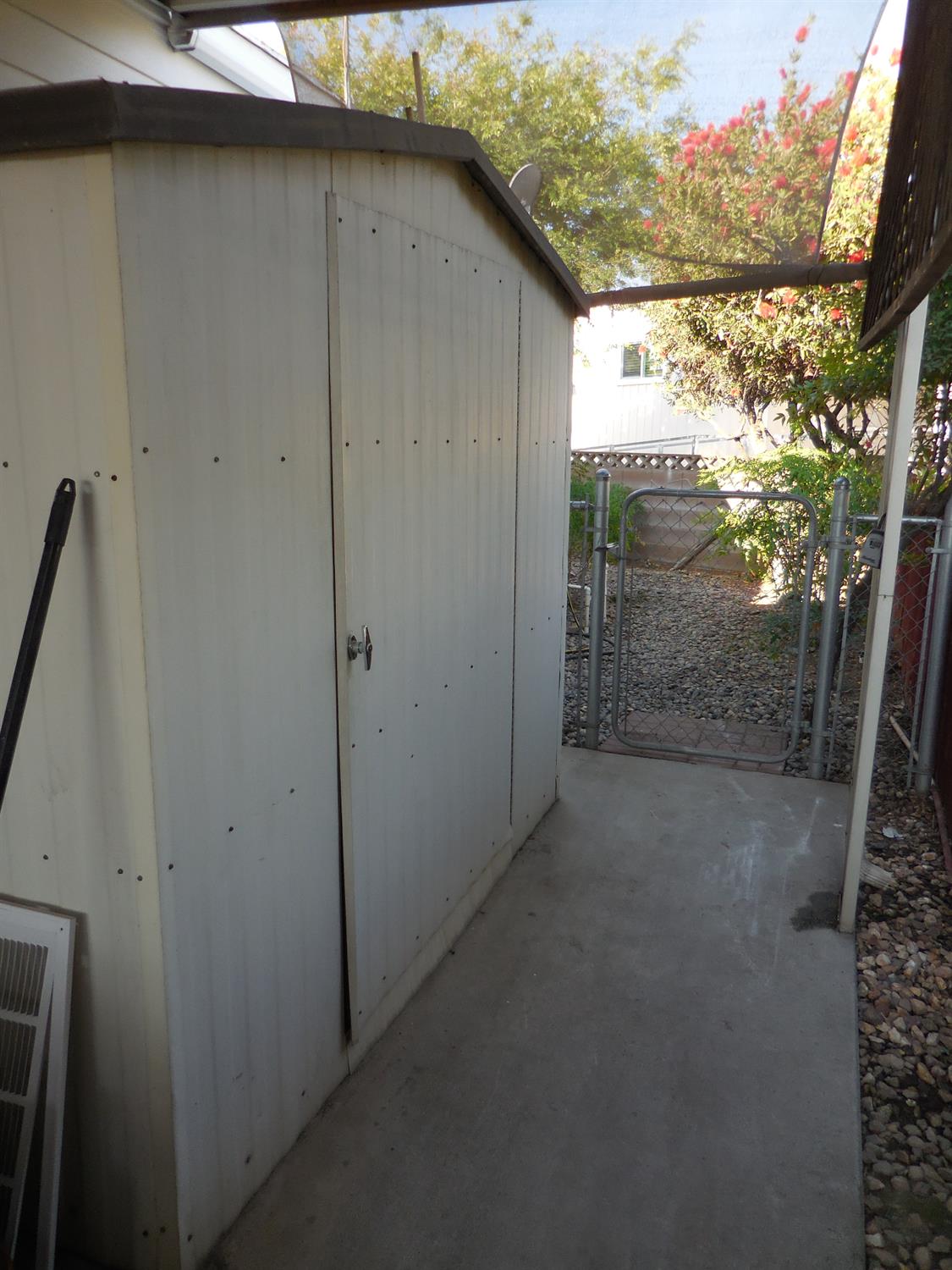 221 W Herndon Ave #181, Fresno, CA 93650