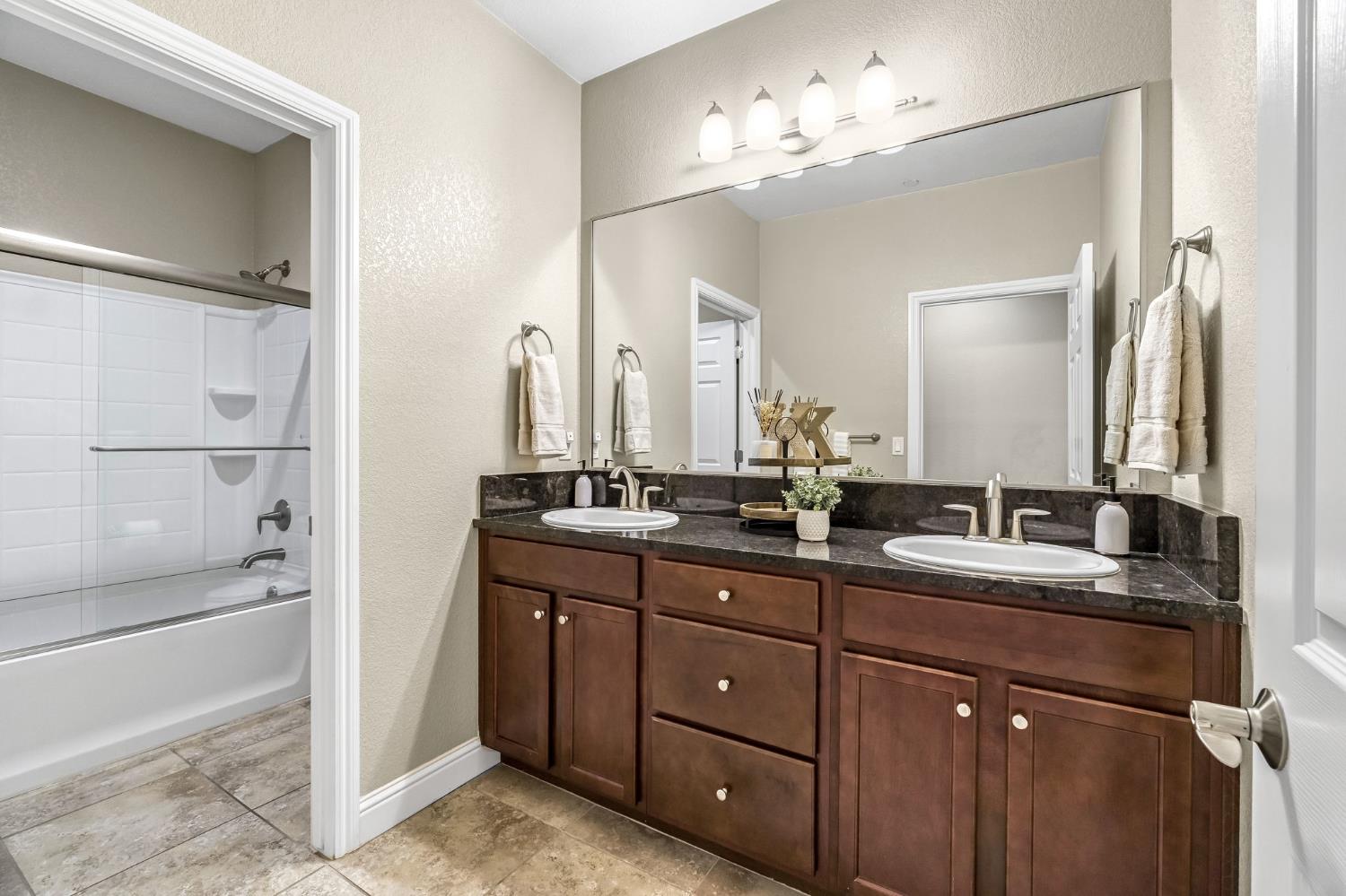 7265 E Yale Ave, Fresno, CA 93737