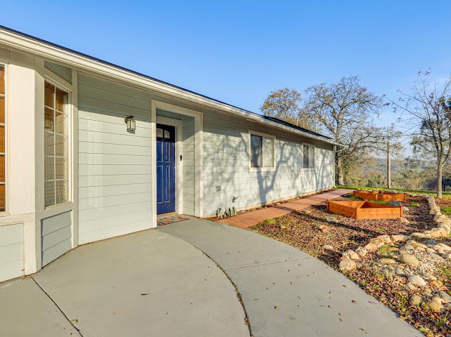 42485 John Muir Dr, Coarsegold, CA 93614